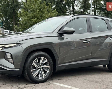 Серый Хендай Туксон, объемом двигателя 2 л и пробегом 102 тыс. км за 22500 $, фото 2 на Automoto.ua