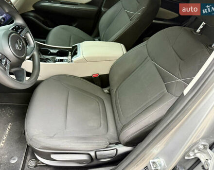 Сірий Хендай Туксон, об'ємом двигуна 2.5 л та пробігом 87 тис. км за 21000 $, фото 14 на Automoto.ua