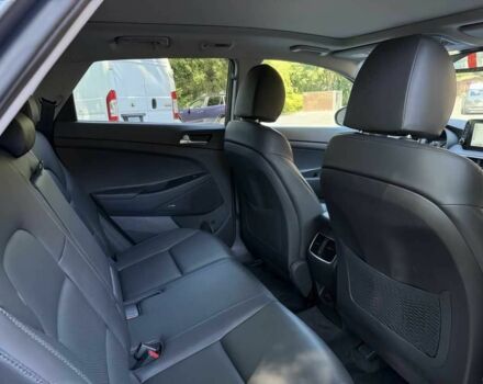 Серый Хендай Туксон, объемом двигателя 2.4 л и пробегом 23 тыс. км за 5400 $, фото 14 на Automoto.ua