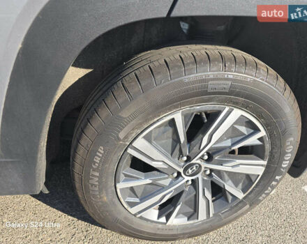 Серый Хендай Туксон, объемом двигателя 2 л и пробегом 94 тыс. км за 23694 $, фото 8 на Automoto.ua