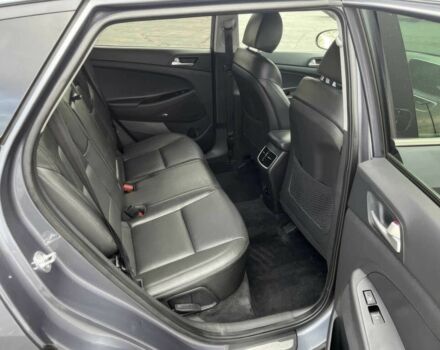 Серый Хендай Туксон, объемом двигателя 2.4 л и пробегом 22 тыс. км за 15000 $, фото 10 на Automoto.ua