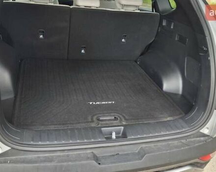 Серый Хендай Туксон, объемом двигателя 1.6 л и пробегом 77 тыс. км за 32400 $, фото 28 на Automoto.ua