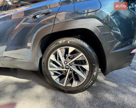 Серый Хендай Туксон, объемом двигателя 1.6 л и пробегом 53 тыс. км за 37000 $, фото 4 на Automoto.ua