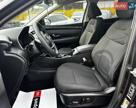 Серый Хендай Туксон, объемом двигателя 2.5 л и пробегом 28 тыс. км за 26990 $, фото 16 на Automoto.ua