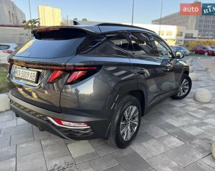 Серый Хендай Туксон, объемом двигателя 2 л и пробегом 37 тыс. км за 25000 $, фото 4 на Automoto.ua