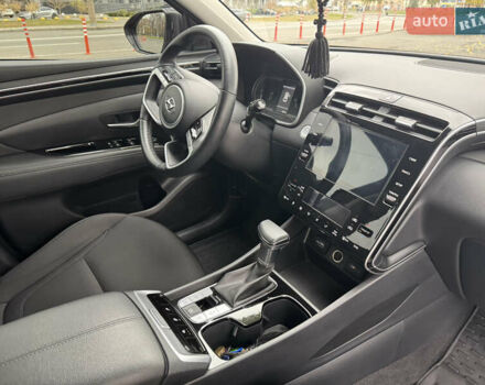 Серый Хендай Туксон, объемом двигателя 2 л и пробегом 18 тыс. км за 27500 $, фото 17 на Automoto.ua