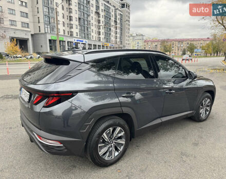 Серый Хендай Туксон, объемом двигателя 2 л и пробегом 18 тыс. км за 27500 $, фото 4 на Automoto.ua