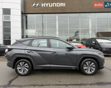 Серый Хендай Туксон, объемом двигателя 2 л и пробегом 11 тыс. км за 25200 $, фото 19 на Automoto.ua