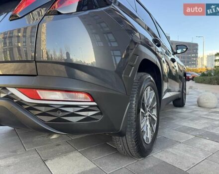 Серый Хендай Туксон, объемом двигателя 2 л и пробегом 37 тыс. км за 25500 $, фото 7 на Automoto.ua