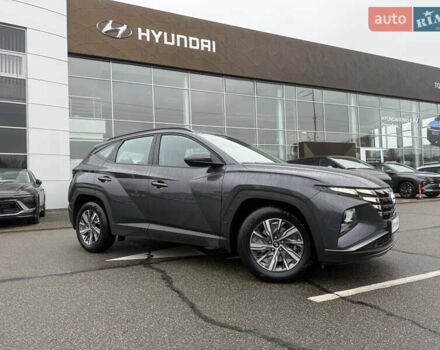 Серый Хендай Туксон, объемом двигателя 2 л и пробегом 11 тыс. км за 25200 $, фото 4 на Automoto.ua