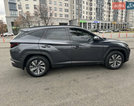 Серый Хендай Туксон, объемом двигателя 2 л и пробегом 18 тыс. км за 27500 $, фото 5 на Automoto.ua