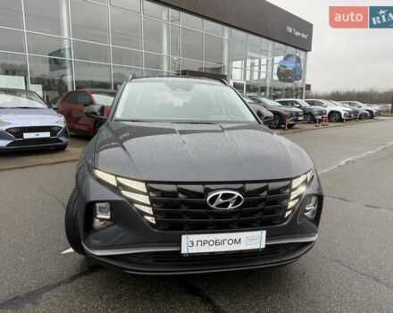 Серый Хендай Туксон, объемом двигателя 2 л и пробегом 11 тыс. км за 25200 $, фото 2 на Automoto.ua