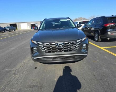 Серый Хендай Туксон, объемом двигателя 0 л и пробегом 33 тыс. км за 12000 $, фото 1 на Automoto.ua