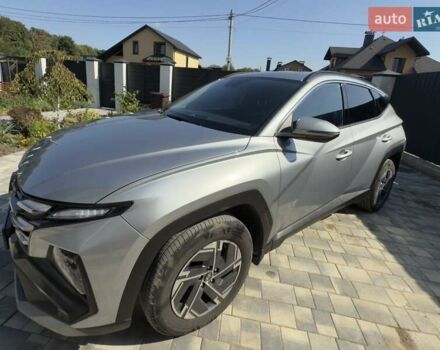 Серый Хендай Туксон, объемом двигателя 2 л и пробегом 9 тыс. км за 31000 $, фото 5 на Automoto.ua