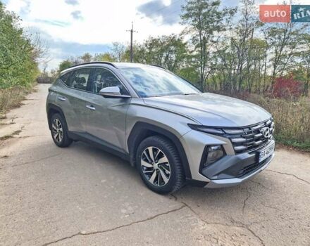 Серый Хендай Туксон, объемом двигателя 2 л и пробегом 10 тыс. км за 30800 $, фото 5 на Automoto.ua