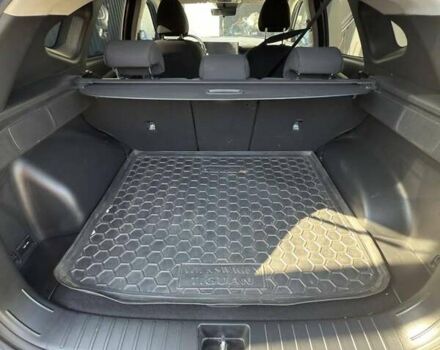 Серый Хендай Туксон, объемом двигателя 2 л и пробегом 9 тыс. км за 31000 $, фото 40 на Automoto.ua