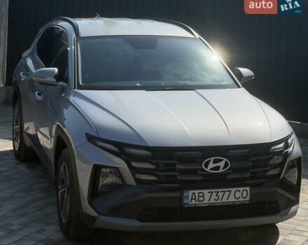 Серый Хендай Туксон, объемом двигателя 2 л и пробегом 9 тыс. км за 31000 $, фото 2 на Automoto.ua
