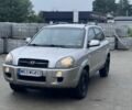 Серый Хендай Туксон, объемом двигателя 2 л и пробегом 200 тыс. км за 4150 $, фото 1 на Automoto.ua