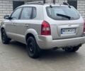 Серый Хендай Туксон, объемом двигателя 2 л и пробегом 200 тыс. км за 4150 $, фото 10 на Automoto.ua