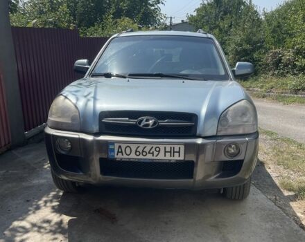 Серый Хендай Туксон, объемом двигателя 2 л и пробегом 250 тыс. км за 5800 $, фото 2 на Automoto.ua