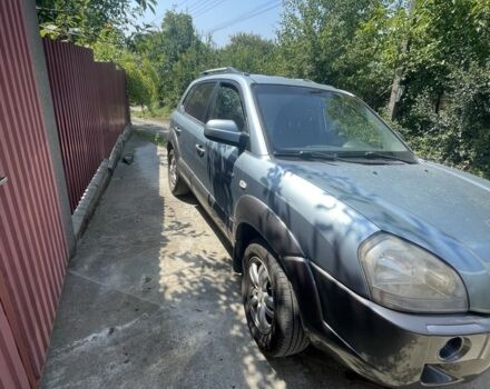 Серый Хендай Туксон, объемом двигателя 2 л и пробегом 250 тыс. км за 5800 $, фото 3 на Automoto.ua