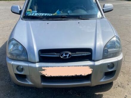 Хендай Туксон 2003 в Славянске на Automoto.ua Серый Хендай Туксон, объемом двигателя 2 л и пробегом 1000 тыс. км за 4000 $, фото 1 на Automoto.ua