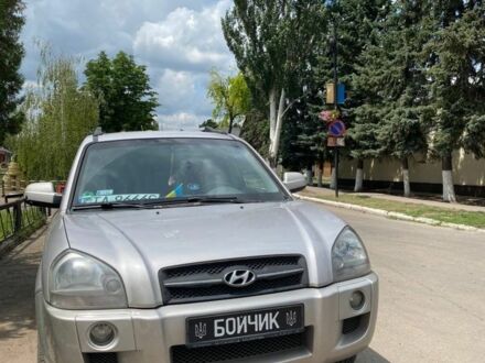 Хендай Туксон 2003 в Краматорске на Automoto.ua Серый Хендай Туксон, объемом двигателя 2 л и пробегом 2 тыс. км за 4700 $, фото 1 на Automoto.ua