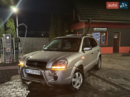 Сірий Хендай Туксон, об'ємом двигуна 2 л та пробігом 262 тис. км за 6200 $, фото 1 на Automoto.ua