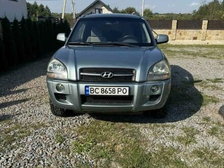 Хендай Туксон 2004 в Львове на Automoto.ua Серый Хендай Туксон, объемом двигателя 2 л и пробегом 250 тыс. км за 5200 $, фото 1 на Automoto.ua