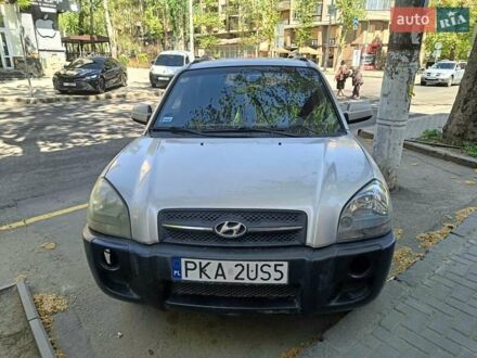 Сірий Хендай Туксон, об'ємом двигуна 2 л та пробігом 311 тис. км за 5000 $, фото 1 на Automoto.ua