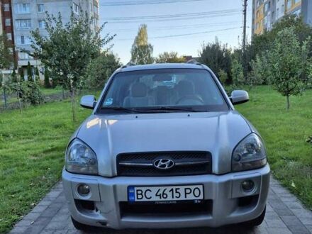 Сірий Хендай Туксон, об'ємом двигуна 1.98 л та пробігом 230 тис. км за 5500 $, фото 1 на Automoto.ua