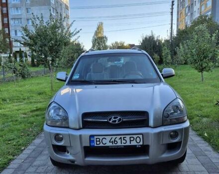 Сірий Хендай Туксон, об'ємом двигуна 1.98 л та пробігом 230 тис. км за 5500 $, фото 1 на Automoto.ua