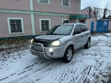 Сірий Хендай Туксон, об'ємом двигуна 2 л та пробігом 237 тис. км за 7500 $, фото 1 на Automoto.ua
