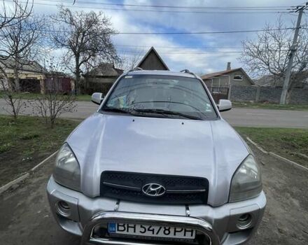 Сірий Хендай Туксон, об'ємом двигуна 1.99 л та пробігом 230 тис. км за 7000 $, фото 1 на Automoto.ua