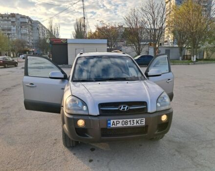 Серый Хендай Туксон, объемом двигателя 2 л и пробегом 290 тыс. км за 7500 $, фото 1 на Automoto.ua