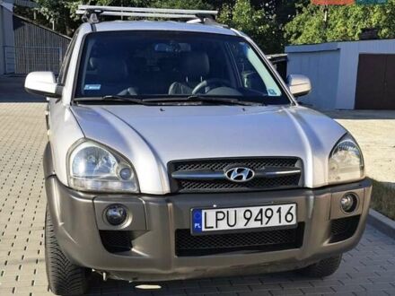Сірий Хендай Туксон, об'ємом двигуна 2 л та пробігом 240 тис. км за 4200 $, фото 1 на Automoto.ua