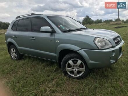 Хендай Туксон 2005 в Бориславе на Automoto.ua Серый Хендай Туксон, объемом двигателя 2 л и пробегом 240 тыс. км за 8100 $, фото 1 на Automoto.ua