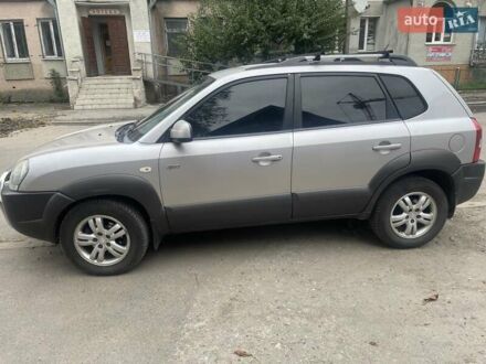 Хендай Туксон 2005 в Ярмолинцы на Automoto.ua Серый Хендай Туксон, объемом двигателя 2 л и пробегом 222 тыс. км за 8500 $, фото 1 на Automoto.ua