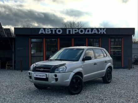 Серый Хендай Туксон, объемом двигателя 0 л и пробегом 262 тыс. км за 6800 $, фото 1 на Automoto.ua