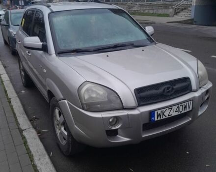 Серый Хендай Туксон, объемом двигателя 2 л и пробегом 310 тыс. км за 3884 $, фото 1 на Automoto.ua