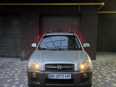 Хендай Туксон 2005 в Виннице на Automoto.ua Серый Хендай Туксон, объемом двигателя 2 л и пробегом 285 тыс. км за 6500 $, фото 1 на Automoto.ua