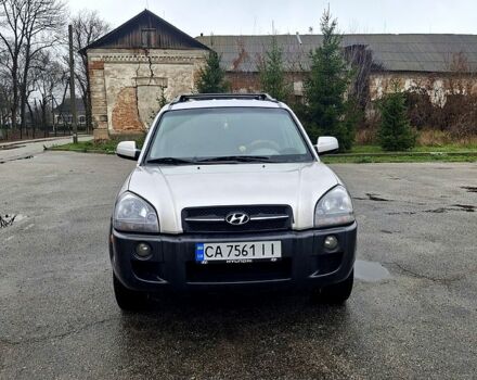 Серый Хендай Туксон, объемом двигателя 2.7 л и пробегом 115 тыс. км за 7200 $, фото 1 на Automoto.ua