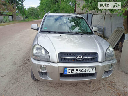 Хендай Туксон 2005 в Чернигове на Automoto.ua Серый Хендай Туксон, объемом двигателя 2 л и пробегом 230 тыс. км за 8400 $, фото 1 на Automoto.ua