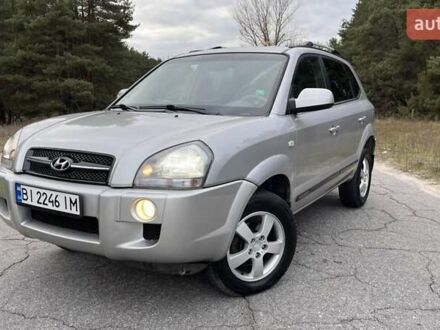 Хендай Туксон 2005 у Кременчуге на Automoto.ua Сірий Хендай Туксон, об'ємом двигуна 1.98 л та пробігом 187 тис. км за 7650 $, фото 1 на Automoto.ua