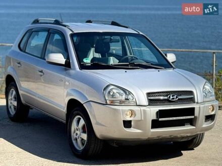 Хендай Туксон 2005 в Одессе на Automoto.ua Серый Хендай Туксон, объемом двигателя 1.98 л и пробегом 156 тыс. км за 7100 $, фото 1 на Automoto.ua