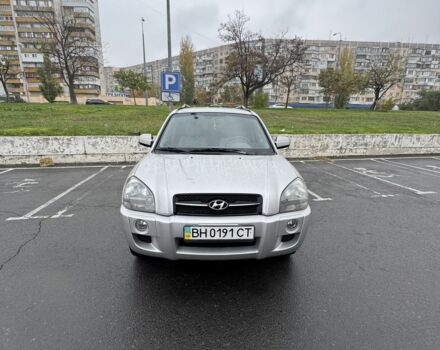 Серый Хендай Туксон, объемом двигателя 2 л и пробегом 163 тыс. км за 8350 $, фото 1 на Automoto.ua