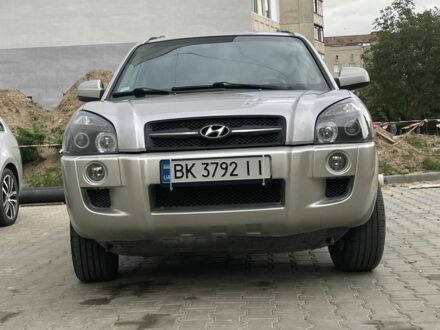 Хендай Туксон 2005 в Луцке на Automoto.ua Серый Хендай Туксон, объемом двигателя 2 л и пробегом 231 тыс. км за 7918 $, фото 1 на Automoto.ua