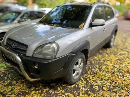Хендай Туксон 2005 в Одессе на Automoto.ua Серый Хендай Туксон, объемом двигателя 2 л и пробегом 100 тыс. км за 3700 $, фото 1 на Automoto.ua