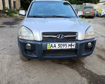 Сірий Хендай Туксон, об'ємом двигуна 2.66 л та пробігом 260 тис. км за 5999 $, фото 1 на Automoto.ua
