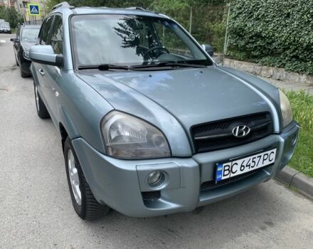 Сірий Хендай Туксон, об'ємом двигуна 2 л та пробігом 195 тис. км за 7200 $, фото 1 на Automoto.ua